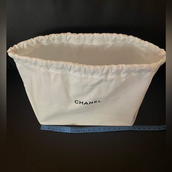 Chanel pouch - Picture 3 of 6